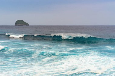 Doğal arka plan, okyanustaki dalgalar.