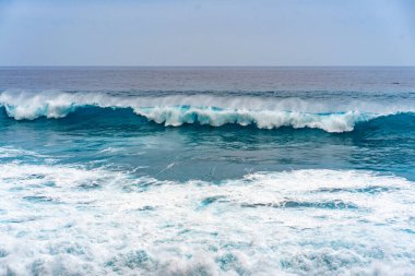 Doğal arka plan, okyanustaki dalgalar.