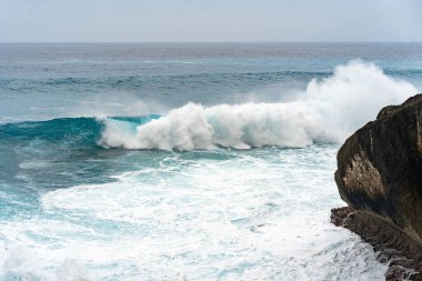 Doğal arka plan, okyanustaki dalgalar.