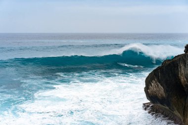 Doğal arka plan, okyanustaki dalgalar.