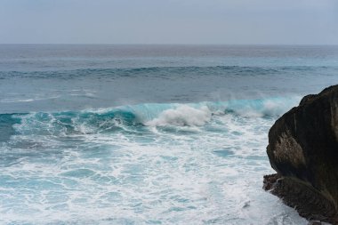 Doğal arka plan, okyanustaki dalgalar.