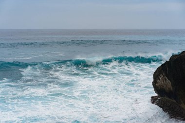 Doğal arka plan, okyanustaki dalgalar.