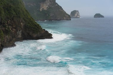 Doğal arkaplan, kayalar okyanusun arka planında ve...