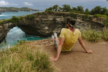 İnsan gezgini, Angel 's Billabong plajı, Nusa Penida Adası, Bali,