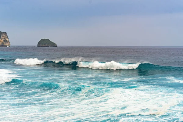 Doğal arka plan, okyanustaki dalgalar.