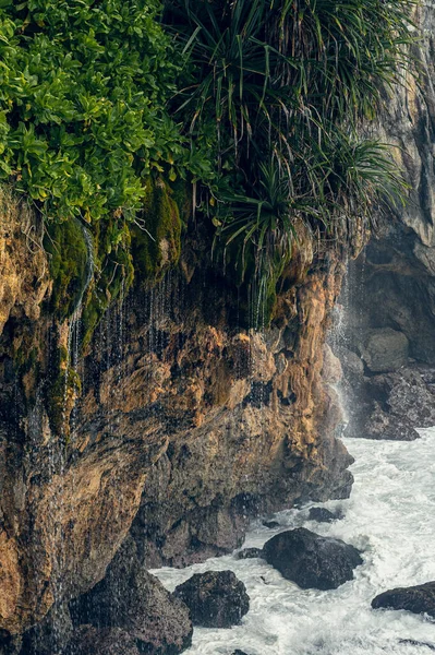 Fond Naturel Vagues Brisent Sur Les Rochers — Photo