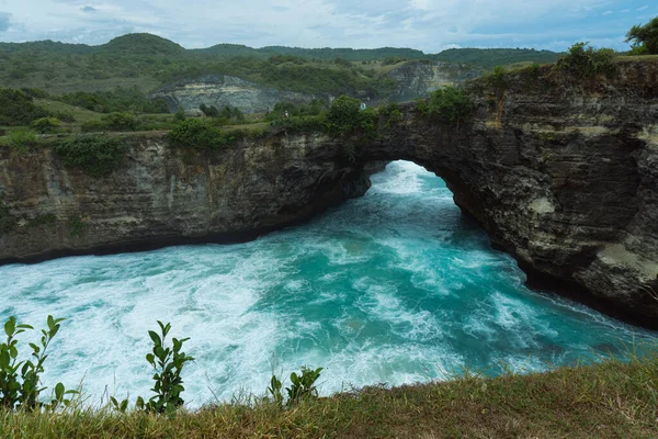 Benzersiz doğal kayaların ve kayalıkların muhteşem görüntüsü