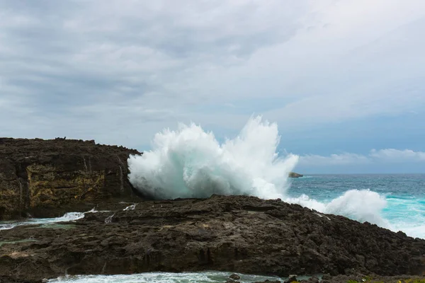Benzersiz doğal kayaların ve kayalıkların muhteşem görüntüsü