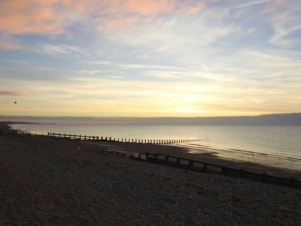 Färgglad Himmel Den Uppgående Solen Över Havet Och Stranden — Stockfoto