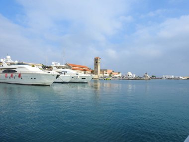 Kasabada küçük bir marina manzarası