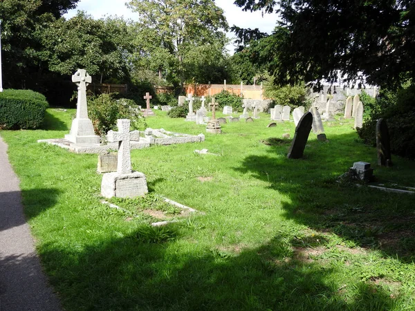 Çimenli eski mezarlığın manzarası