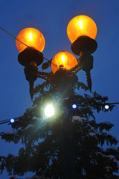 Street Lights Shine Night Sky — Stock Photo, Image