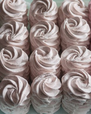 Bir sürü ev yapımı zephyr ya da lokum, yakın çekim, seçici odaklanma.