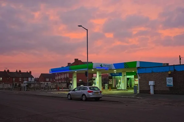 Harvest Energy Service Station Dramatic Pink Sky Sundown High Boston — Stock fotografie