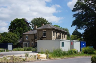 BÜSTON 'DA Hacı Hastanesi' nde terk edilmiş eski bir ev., 