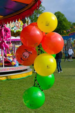 Mayfair 'de bir sürü balon ve yumuşak odaklı arka plan...  