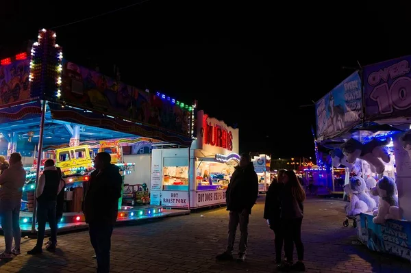 People Enjoying Mayfair Rides Amusements Town Centre Night Boston Lincolnshire — Fotografia de Stock