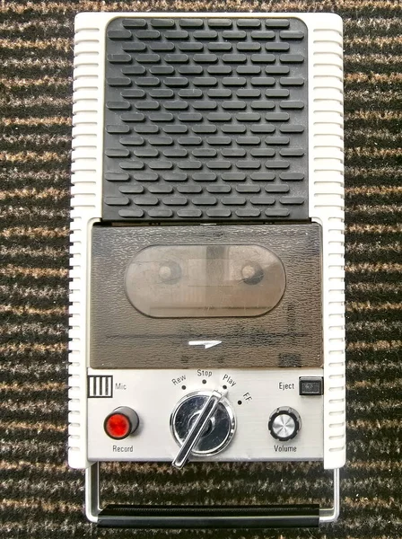 Een Vintage Jaren Zestig Zeventig Cassetterecorder Met Ouderwetse Draaiknoppen — Stockfoto