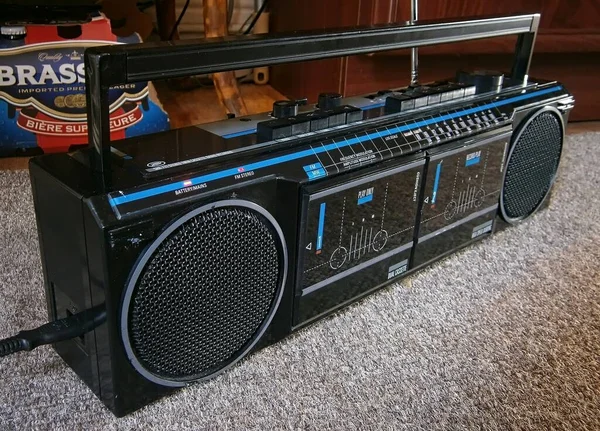 Oldtimer Stiefel Tragbarer Radiorecorder Und Tonband Boston Lincs — Stockfoto