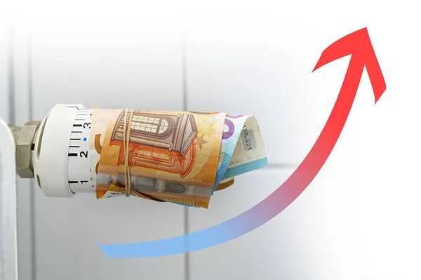 Radyatörün Termostatının Etrafındaki Eğrisi Para Isı Enerji Maliyetlerinin Yükselmesinin Sembolü — Stok fotoğraf