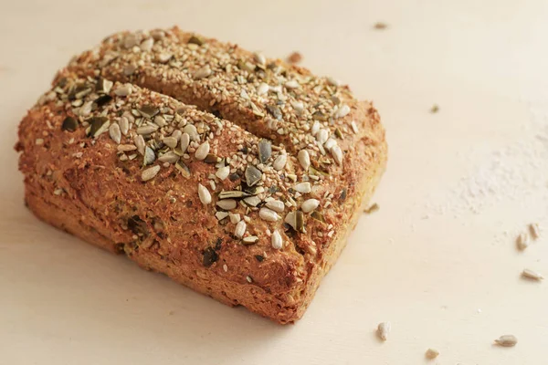 Gesundes Vollkornbrot Mit Samen Und Kernen Hausgemachtes Backen Mit Proteinen — Stockfoto