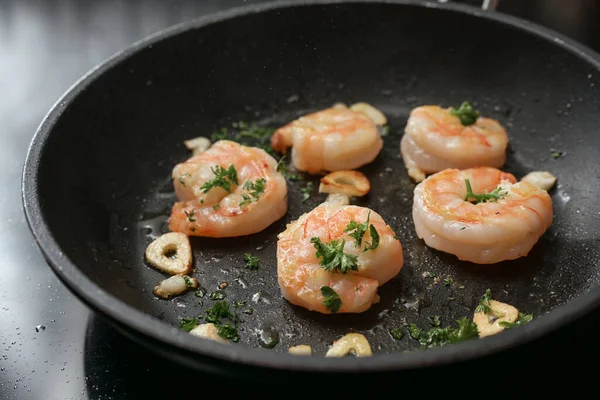 Shrimps Fried Pan Garlic Parsley Olive Oil Stove Cooking Delicious — Stock Photo, Image