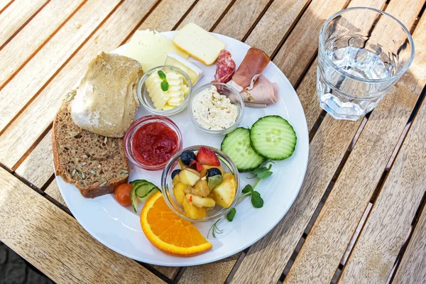 Breakfast Lunch Plate Bread Rolls Cheese Sausage Fruit Wooden Outdoor —  Fotos de Stock