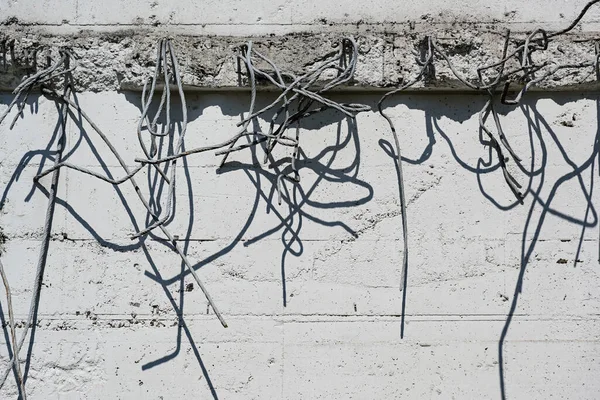 Reinforcing Bars Demolition Stick Useless Out Bright Concrete Wall Cast — Stock Photo, Image