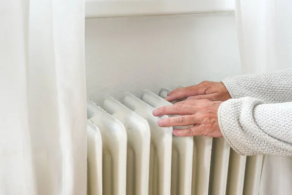 Hands Elderly Woman Woolen Clothes Feeling Low Temperature Old Heater — Stockfoto