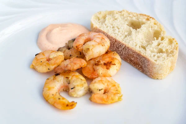 Roasted Shrimps Prawns Cocktail Sauce Bread White Plate Appetizer Dinner — Stok Foto