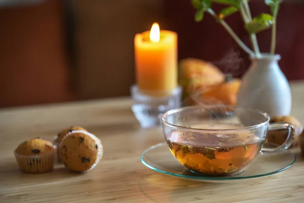Υγιεινό Ζεστό Τσάι Ένα Γυάλινο Κύπελλο Κερί Και Μπισκότα Ένα — Φωτογραφία Αρχείου