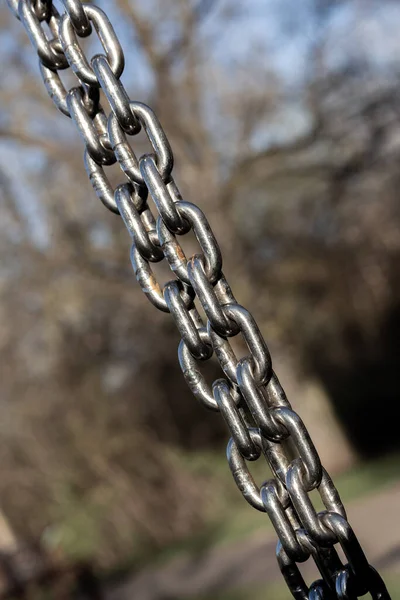 Black Iron Chain Links Hanging Background — Stock Photo, Image