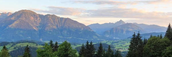 Panorama Utsikt Med Alpina Berg Och Blå Himmel Salzburgerland Österrike — Stockfoto