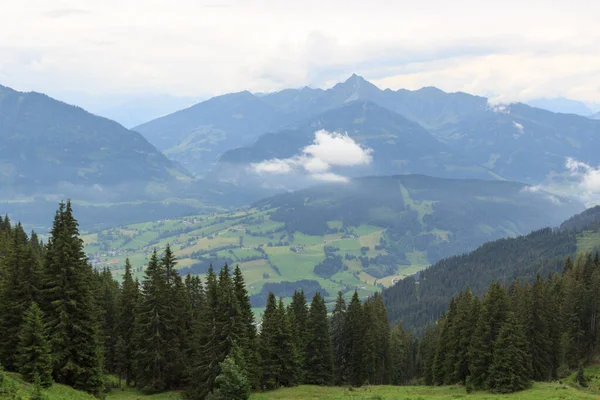 Pohled Panorama Alpskými Horami Mraky Salcbursku Rakousko — Stock fotografie
