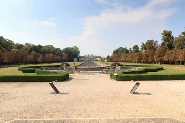 Jardín Con Estanque Reflectante Edificio Estable Villa Pisani Riviera Del — Foto de Stock