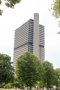 Almanya 'nın Bonn kentindeki BM kampüsünde Birleşmiş Milletler organizasyonlarına ev sahipliği yapan ofis kulesi Langer Eugen