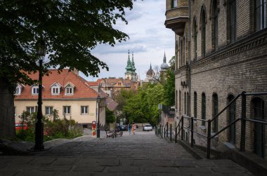 Budapeşte, Macaristan 'ın tarihi Buda bölgesinde bir cadde