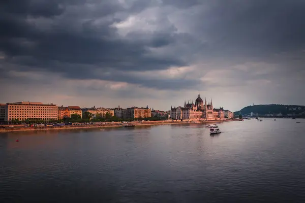 Budapest Városképe Magyar Parlamenttel Dunával Naplementekor Budapest Magyarország — Stock Fotó