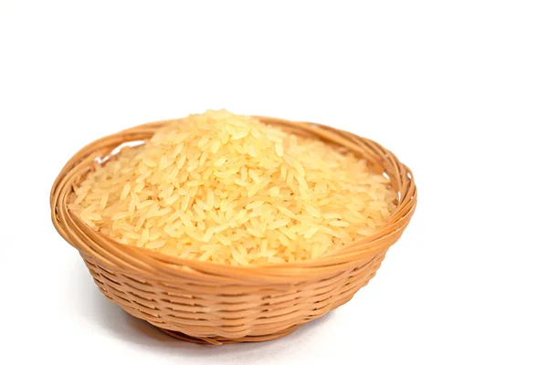 Rýžová Zrna Košíku Bílém Pozadí — Stock fotografie