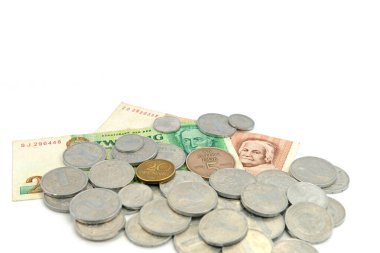 Beyaz arkaplana karşı GDR parası