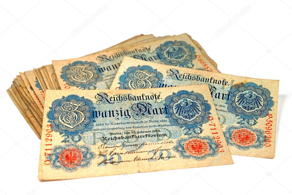 German Reich banknotes, 1914, against a white background