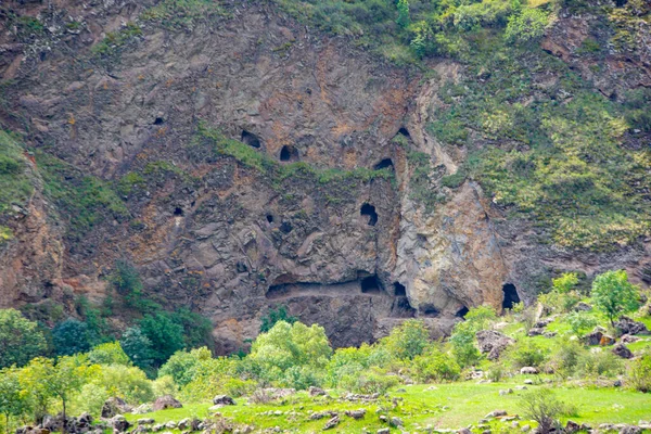 Landscapes near the vardzia cave complex in Georgia — Stock Photo, Image