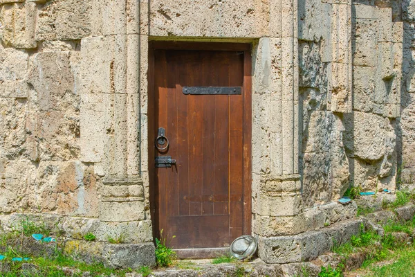 Drzwi do kościoła Kvetera w Gruzji — Zdjęcie stockowe