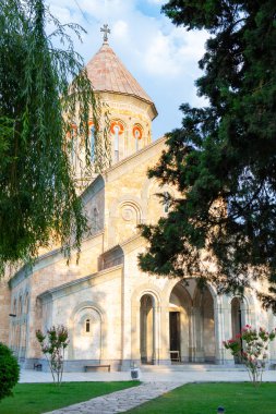 Aziz Nino Manastırı tapınağı çok büyüktür.