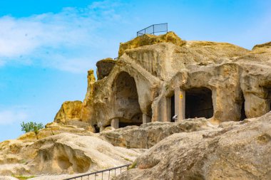 Çok eski bir mağara şehri. Georgia 'daki Uplistsikhe.