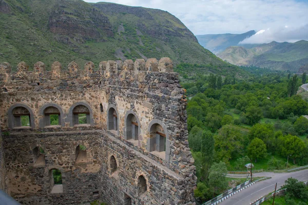 Khertvisi fortress is strategically located very well — Stockfoto