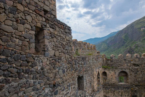 Khertvisi Gürcistan 'daki en fotojenik kalelerden biridir.