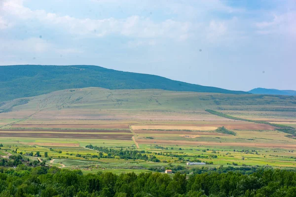Tarım ürünlerinin yetiştiği yerlerden biri.
