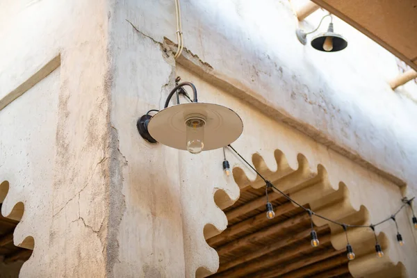 Originele mooie lantaarn in de oude stad — Stockfoto
