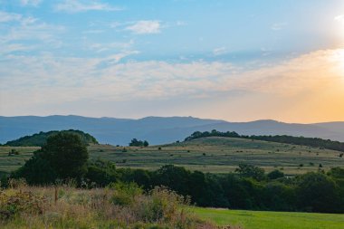 Gürcistan 'ın doğası yazın son derece çeşitlidir.